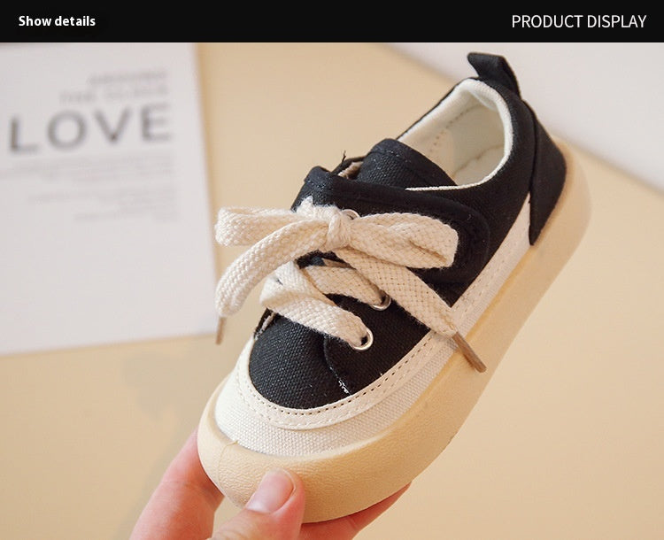 Weiche Kinderschuhe mit Klettverschluss
