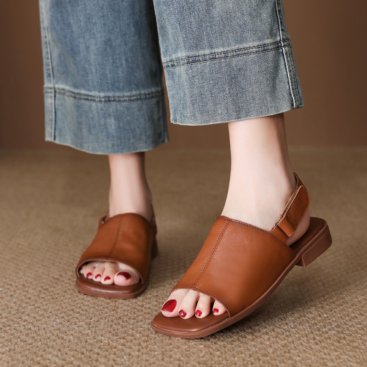 Spitzschuh-Sandalen aus Leder
