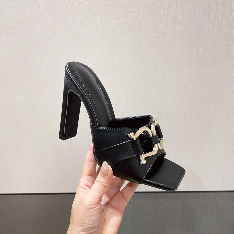 Elegante Sandaletten mit eckigem Absatz – Bild 3 | LuxeStyle