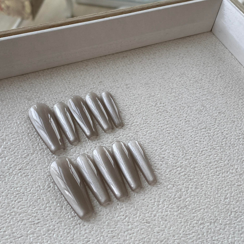 Iced Tea Grau Cat's Eye Nägel – Bild 6 | LuxeStyle