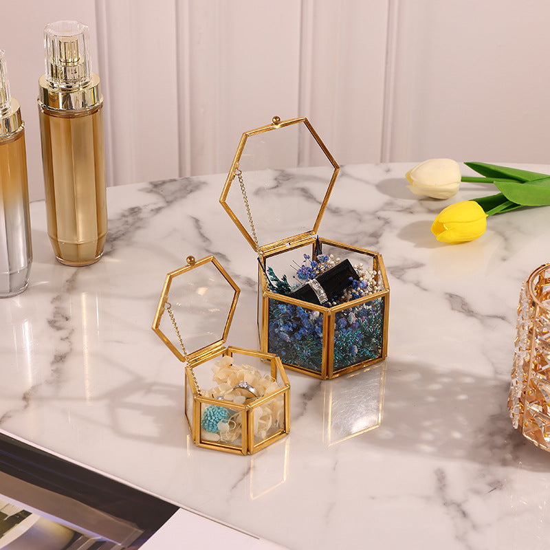 Hexagonale Glasbox für Schmuck und Ringe – Bild 2 | LuxeStyle