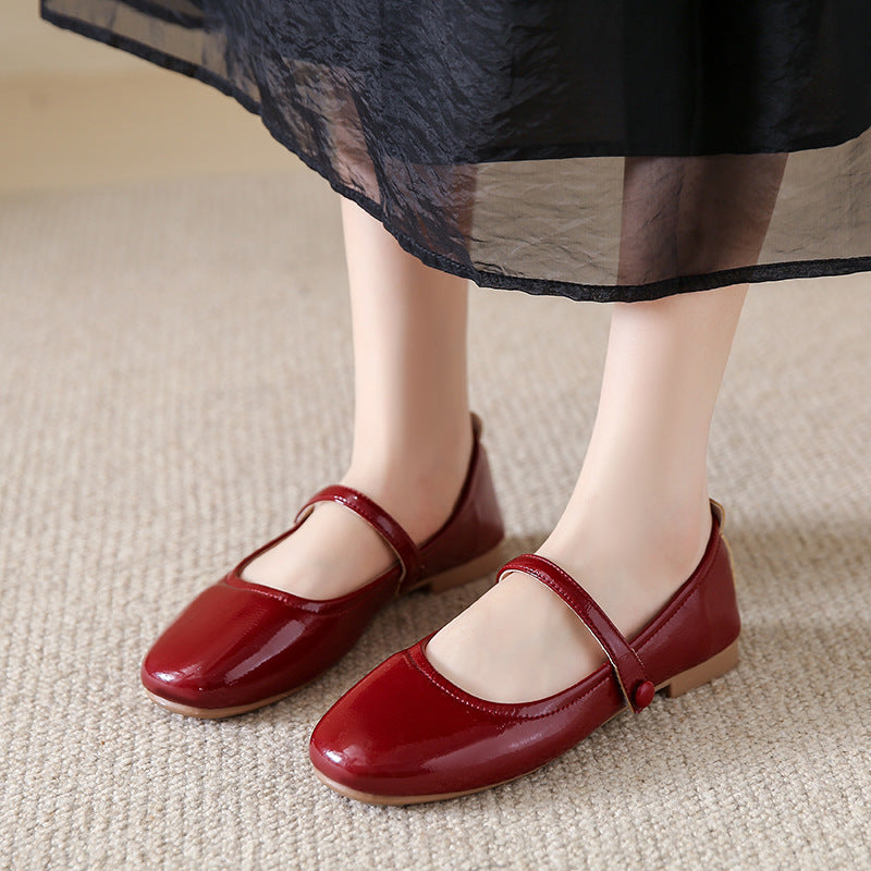 Mary-Jane-Ballerina «Dolce» · Lack, mit Riemchen