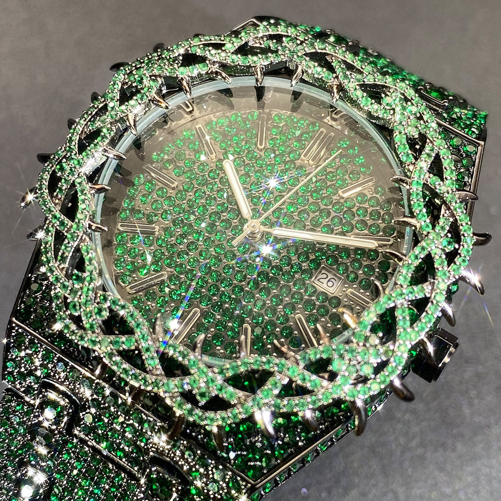 Männer-Armbanduhr mit grünen Zirkon-Einlagen