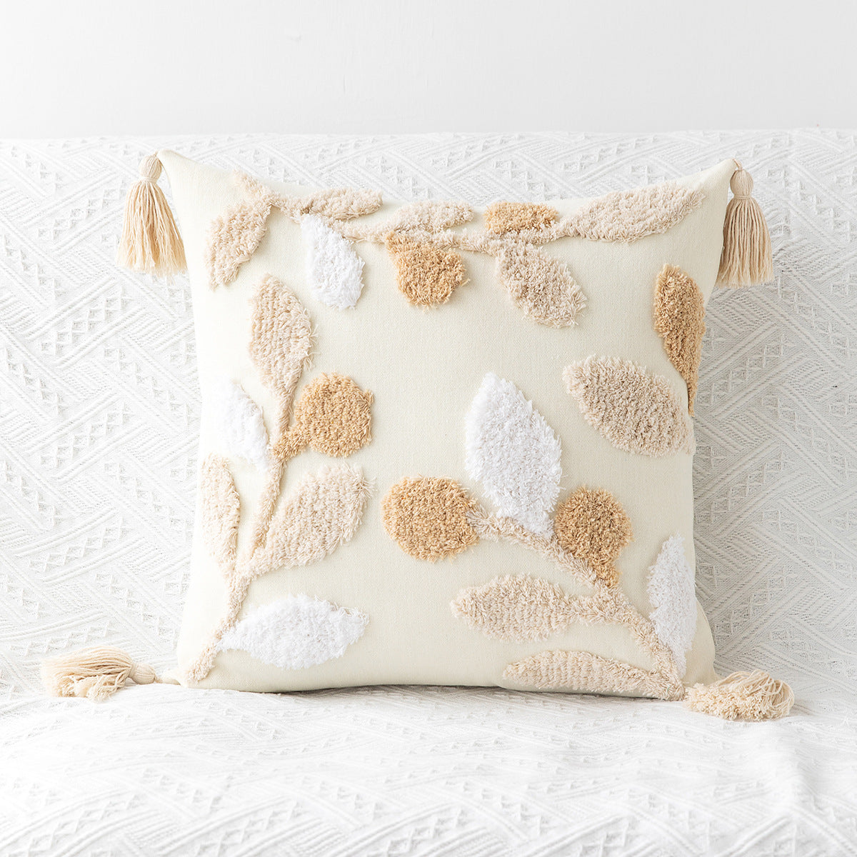 Boho Kissenhülle mit geometrischem Tufting