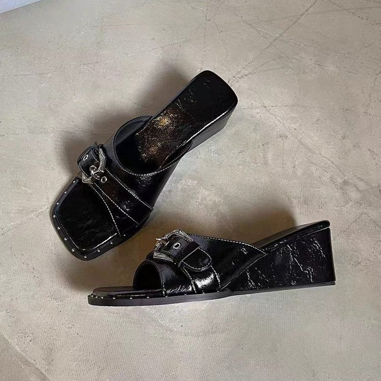 Retro Slipper