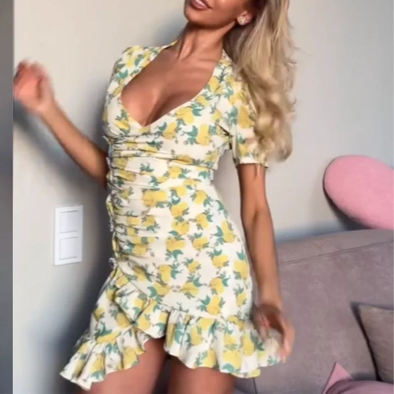 V-Ausschnitt Rüschenkleid mit Print – Bild 5 | LuxeStyle