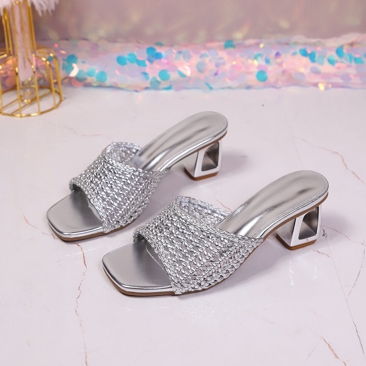 Gewobene Peep-Toe Sandalen mit hohem Absatz