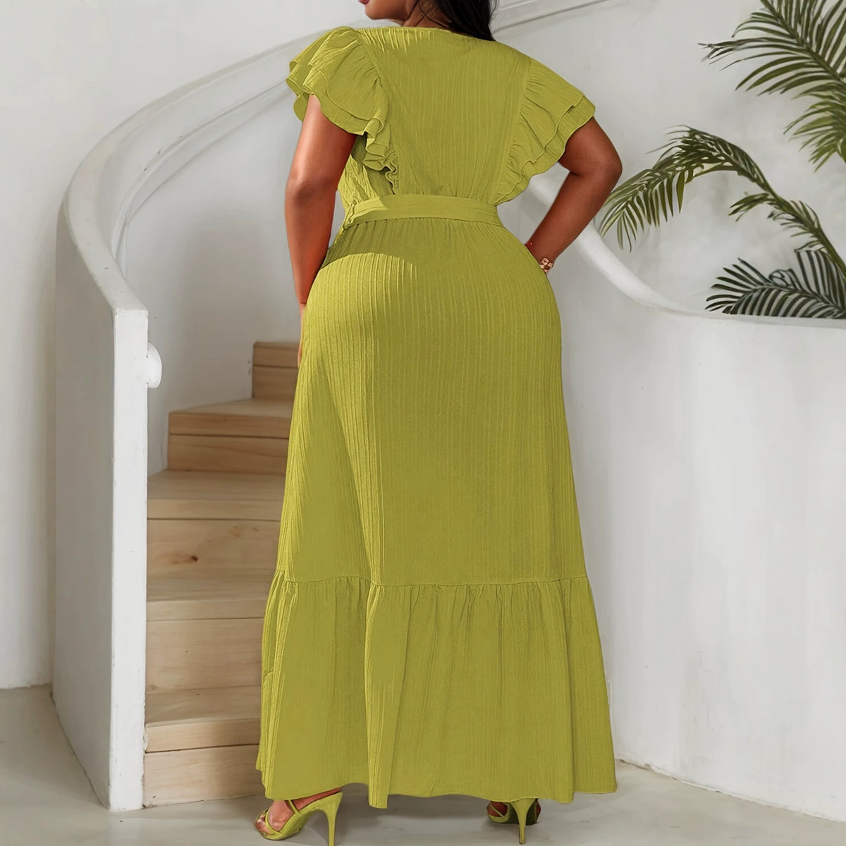 Midikleid mit Schlitz und flatternden Ärmeln – Bild 3 | LuxeStyle