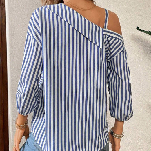 Blaues Streifen-Shirt