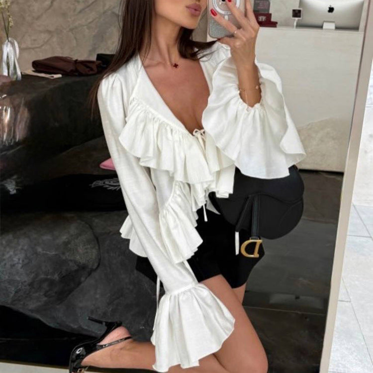 Weisses Spitzen-Top mit Rüschen und ausgestellten Ärmeln – Bild 2 | LuxeStyle