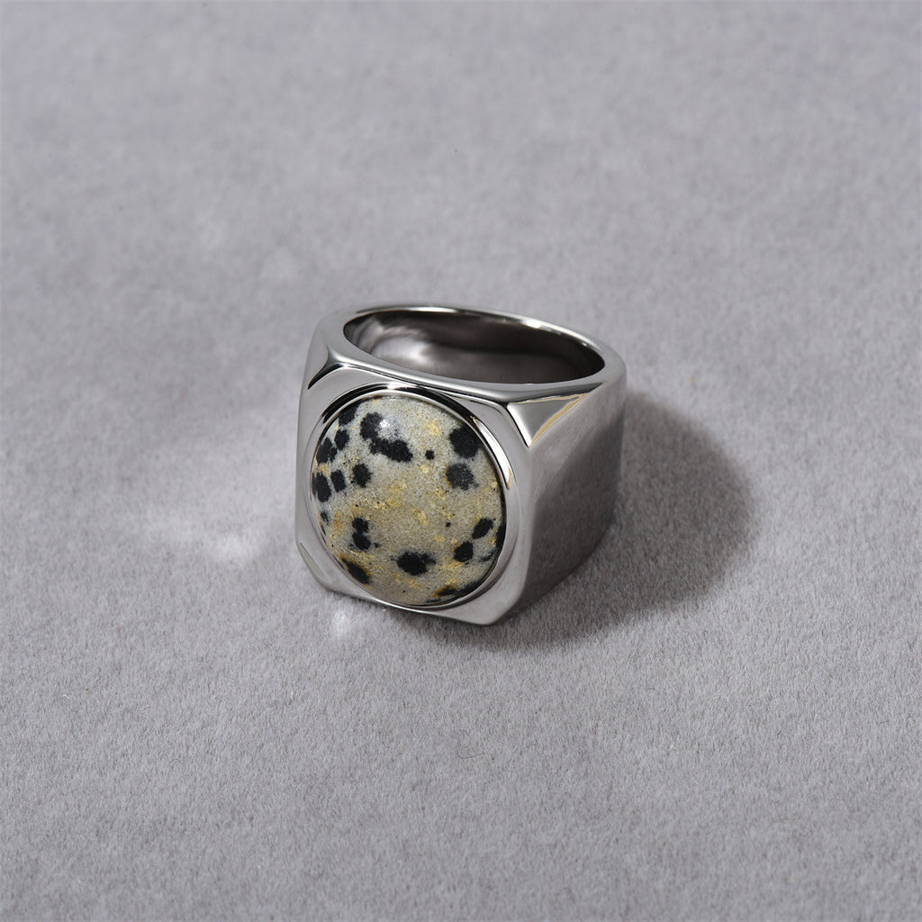 Ovaler Ring mit Marmorstein und Perlmutt