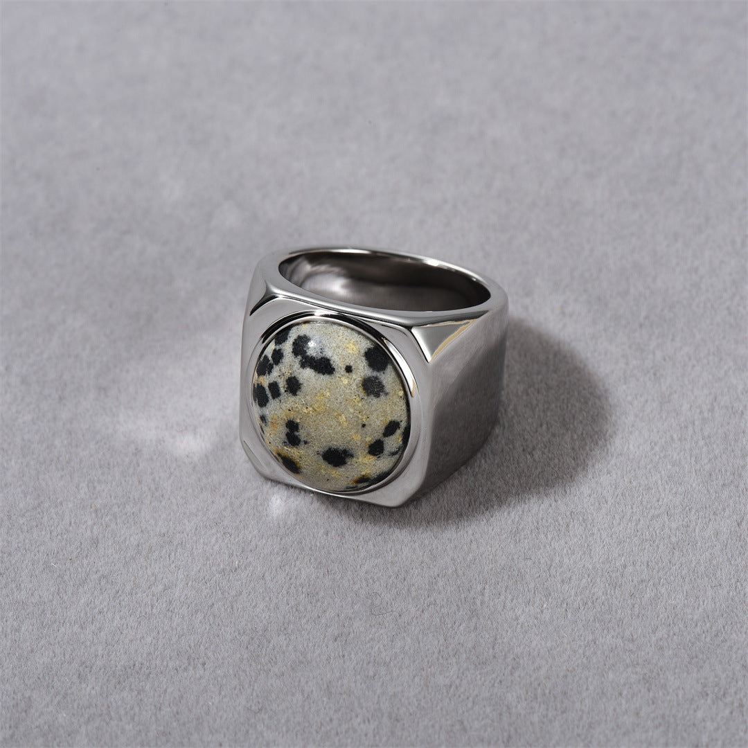 Ovaler Ring mit Marmorstein und Perlmutt
