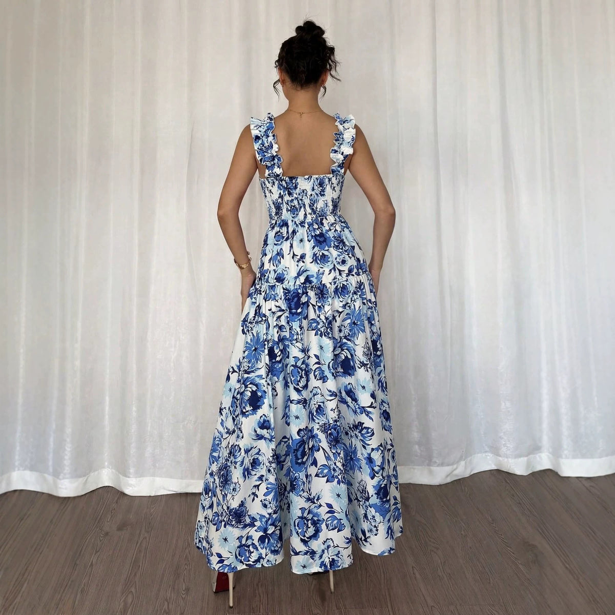 Maxi-Kleid mit Rüschen und Off-Shoulder – Bild 3 | LuxeStyle