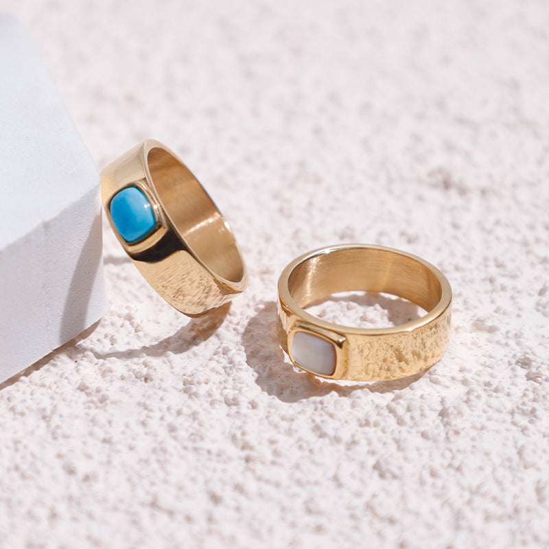 Eleganter Retro-Ring aus Edelstahl