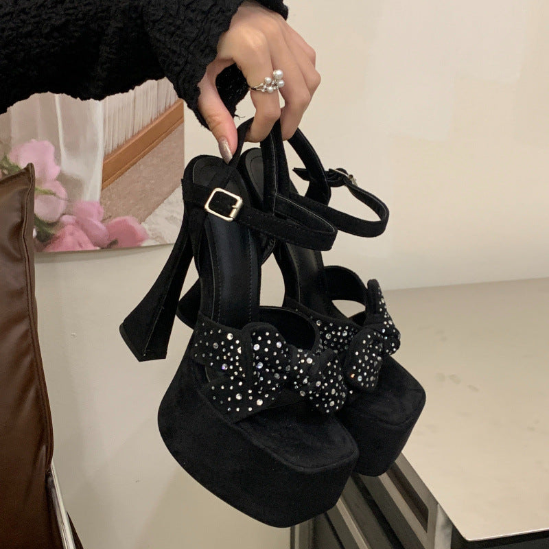 Chunky-Heel Sandalette mit eckiger Zehenpartie