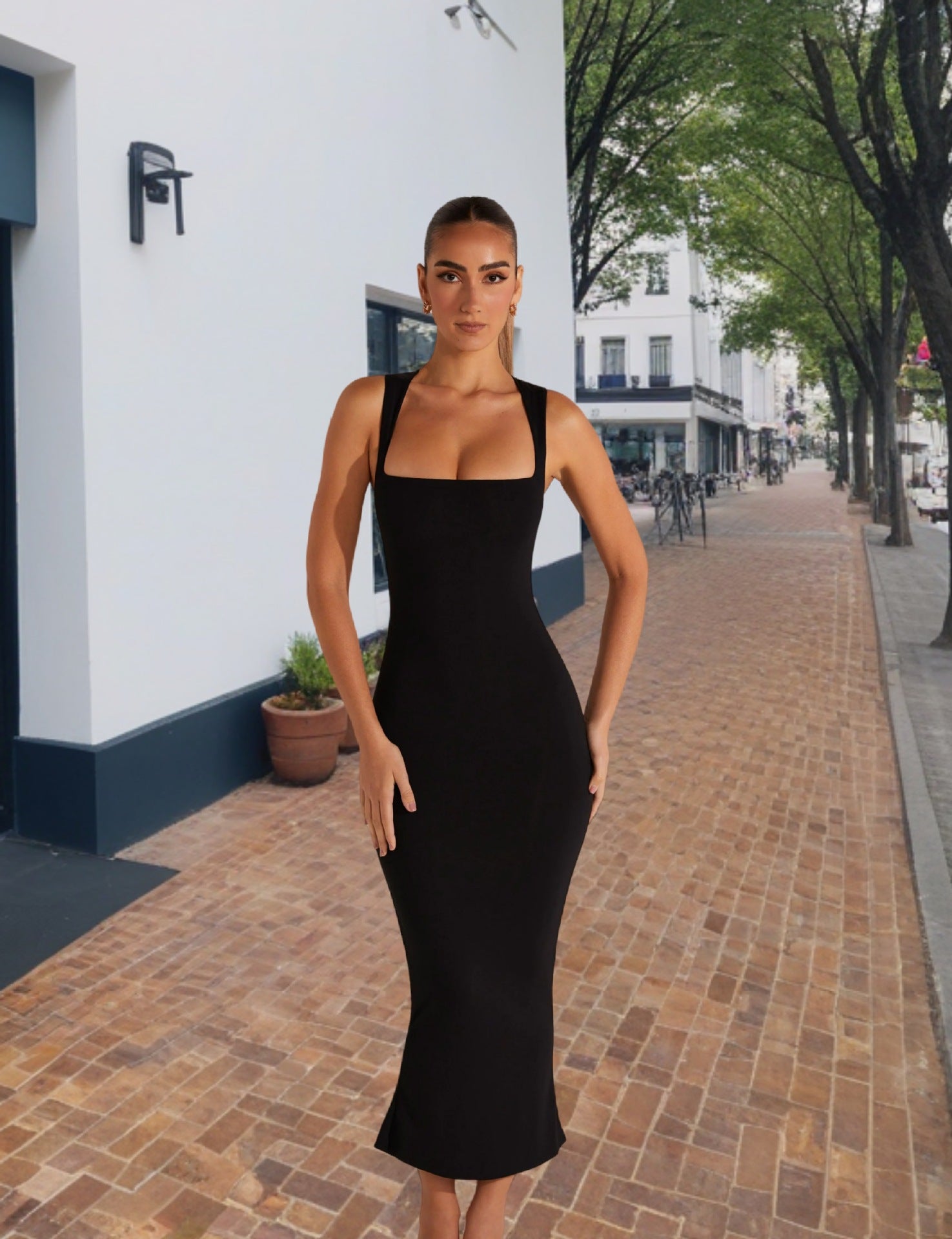 Elegantes Trägerkleid mit Seitenschlitz