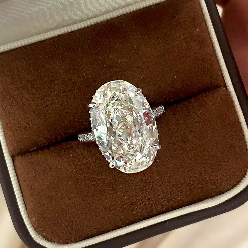 Silberring mit ovalem Zirkonia – Bild 3 | LuxeStyle