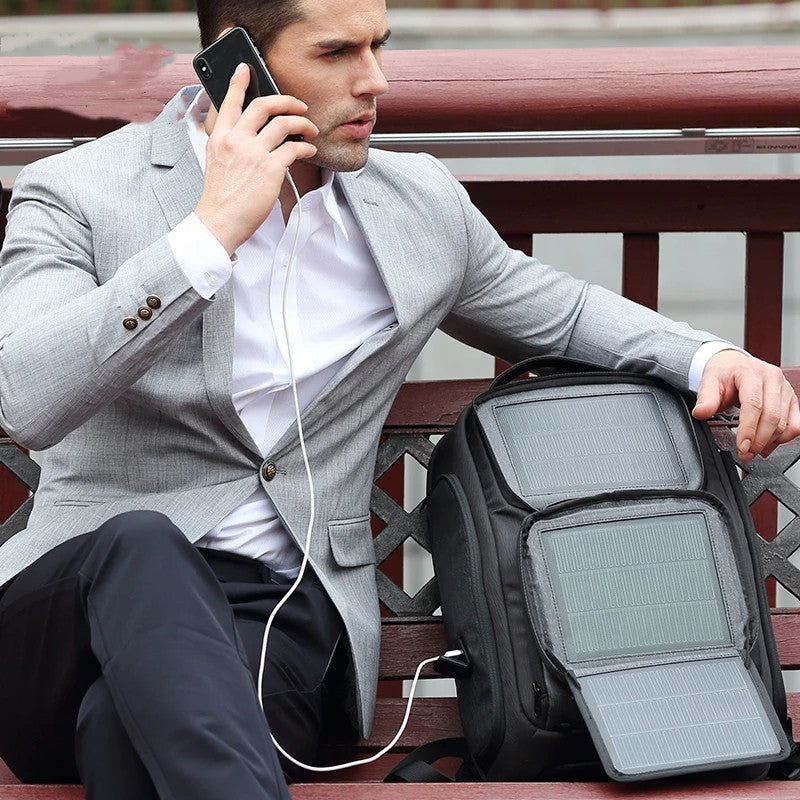 Solar-Charging-Rucksack – Bild 1 | LuxeStyle