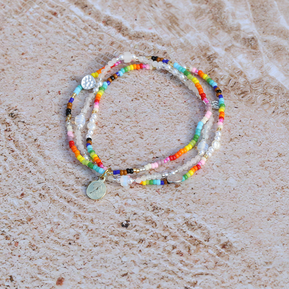 Dreilagiges Armband mit Halbedelsteinen – Bild 4 | LuxeStyle