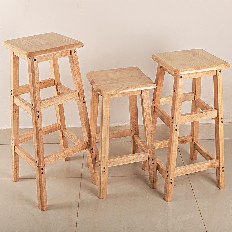 Massivholz Barhocker im minimalistischen Stil