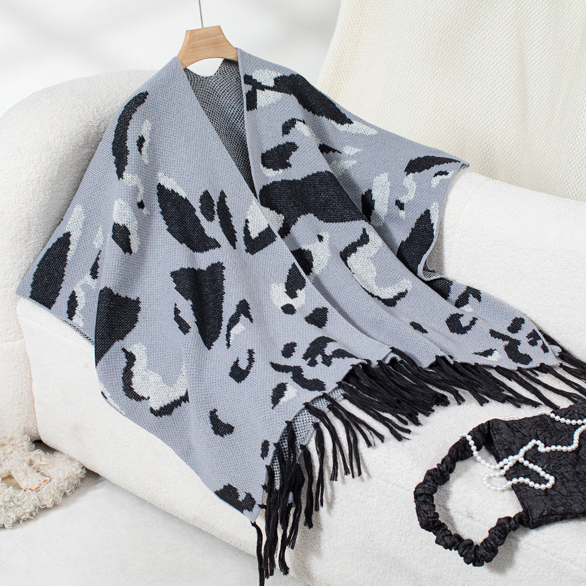 Poncho mit Leopardenmuster und Quasten | LuxeStyle