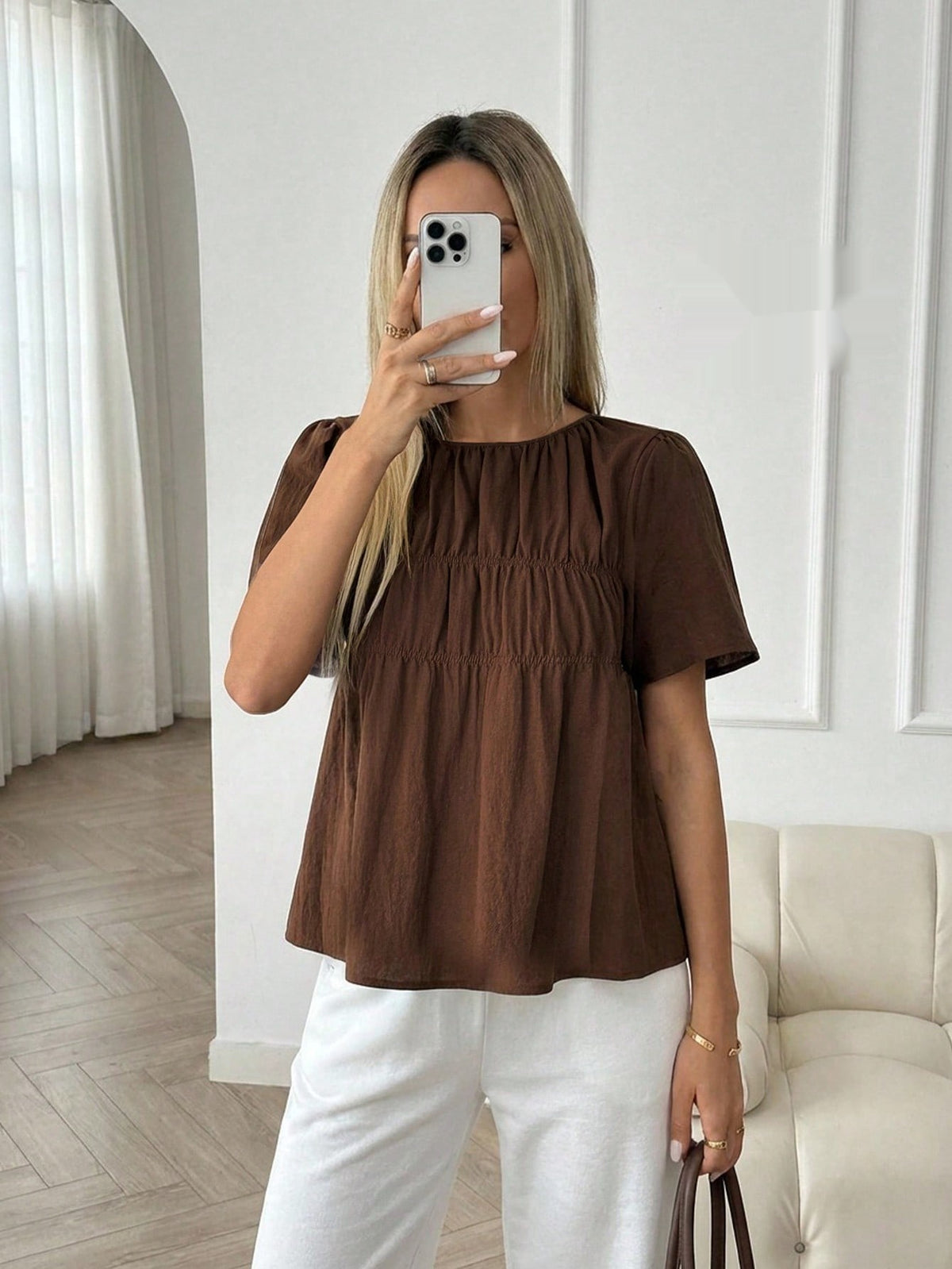 Elegant kurzes Top mit Rüschen und Puffärmeln – Bild 1 | LuxeStyle
