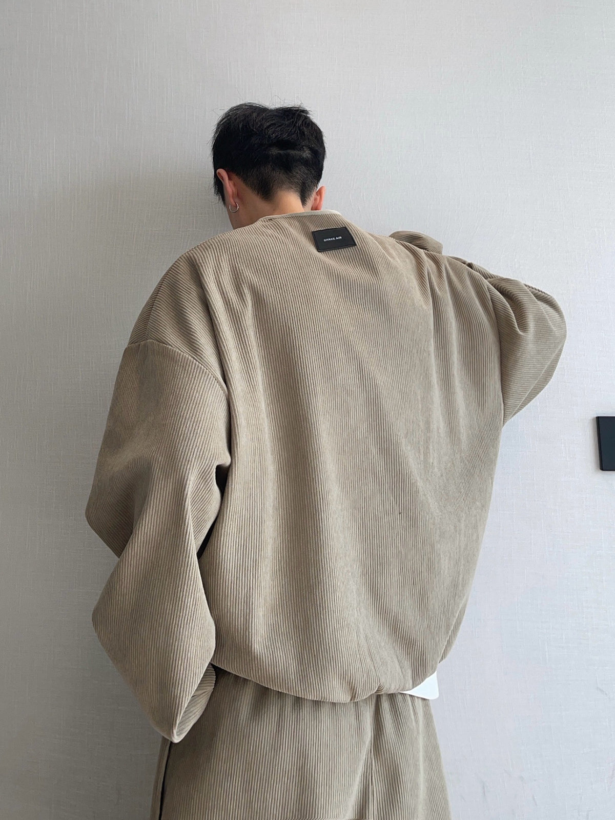 Bean Paste Grüner Corduroy Langarm-Pullover – Bild 2 | LuxeStyle