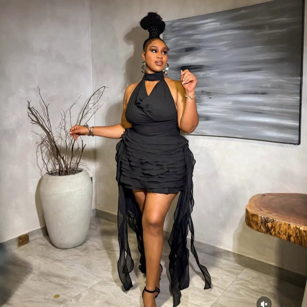 Minikleid mit Cut-Out und Rückenausschnitt