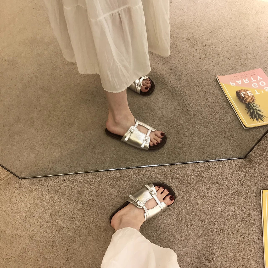 Retro-Sandalen mit flachem Absatz