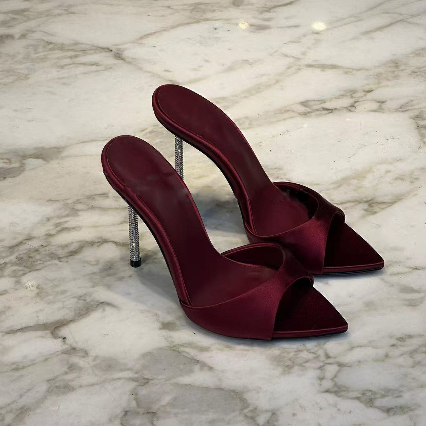 Sexy Stiletto-Sandalen mit spitzer Zehe