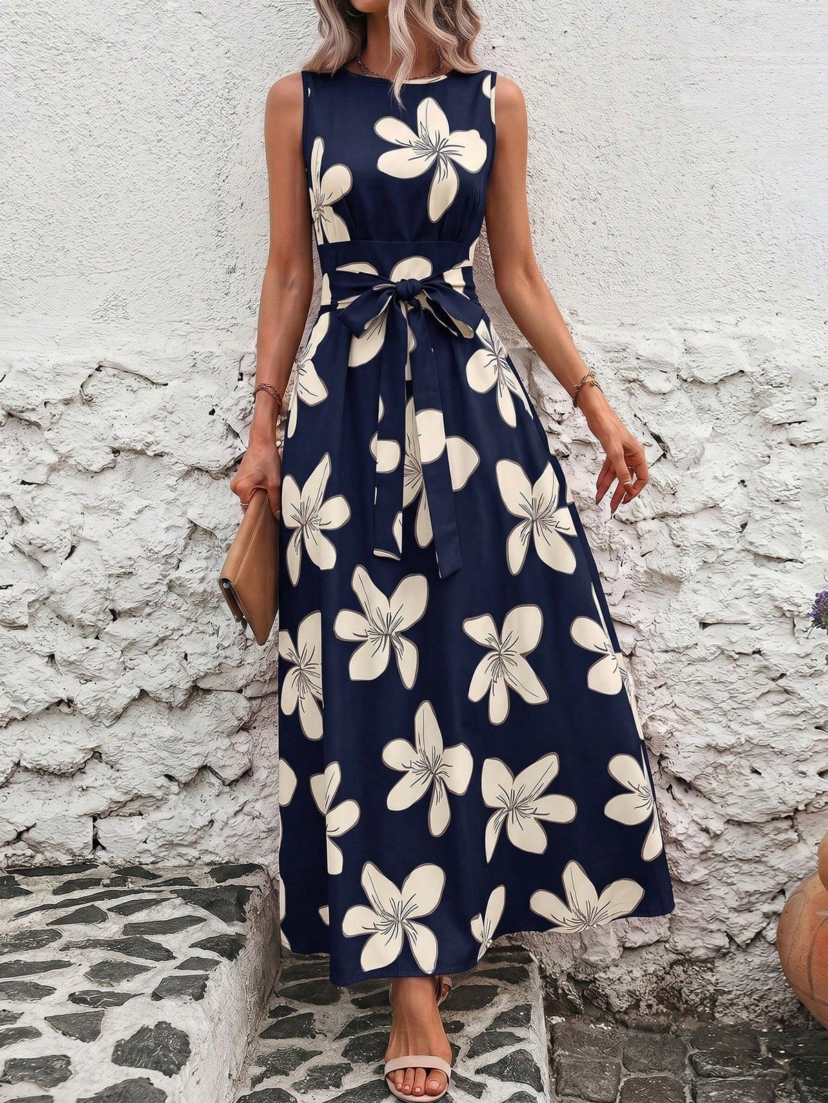 Elegantes Damenkleid mit Gürtel – Bild 7 | LuxeStyle