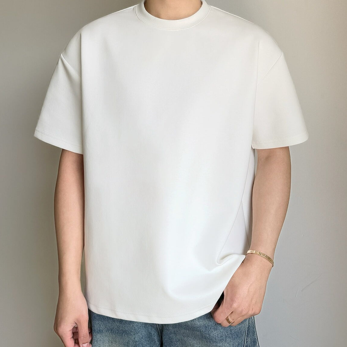 Weiten-schmeichelndes Crew-Neck T-Shirt