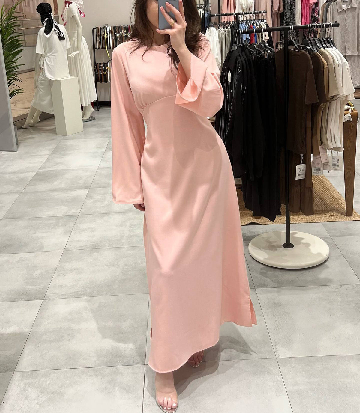 Figurbetonendes Maxi-Kleid mit langen Ärmeln – Bild 3 | LuxeStyle