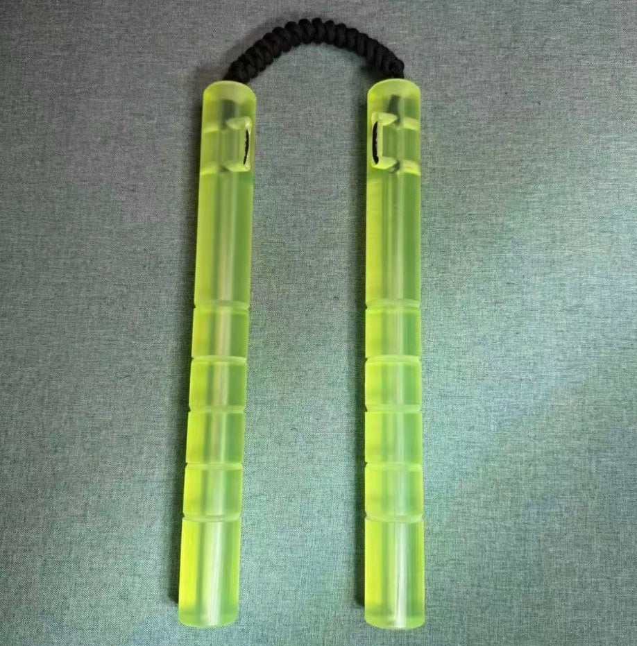 Transparenter Nunchaku aus Kunststoff