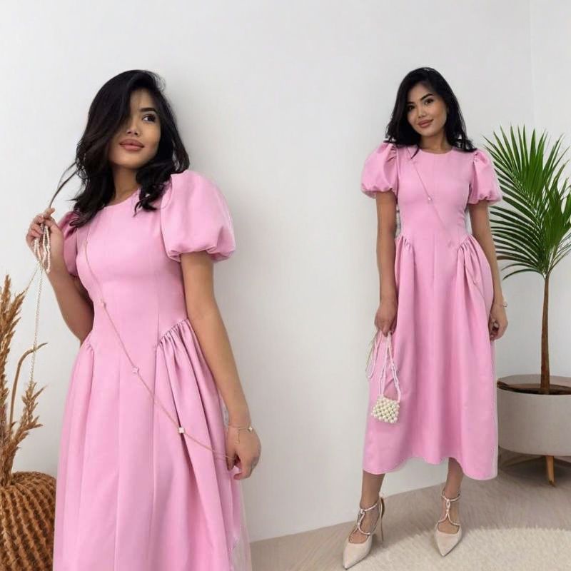Elegantes Puffärmel-Maxikleid zum Schnüren
