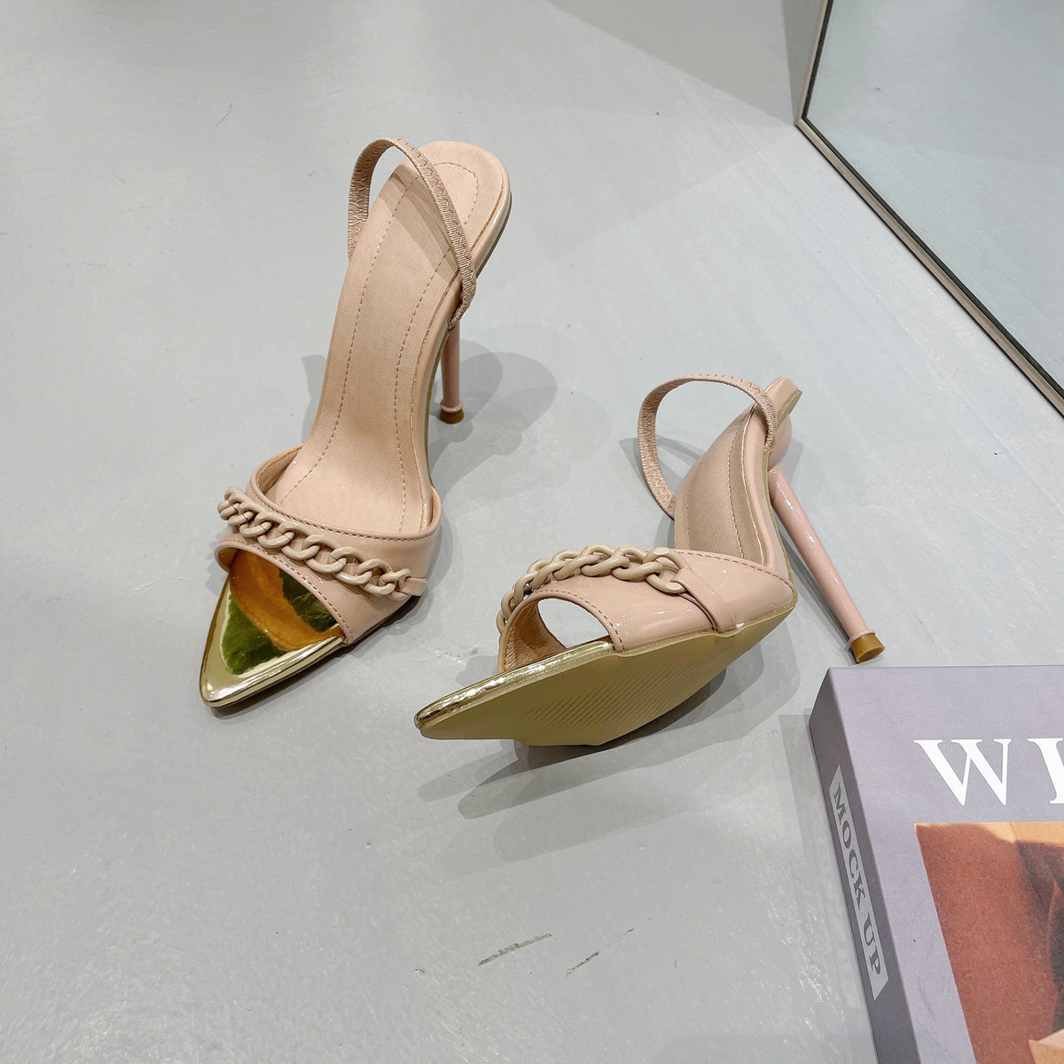 Roman Sandalen mit spitzer Zehenpartie – Bild 2 | LuxeStyle