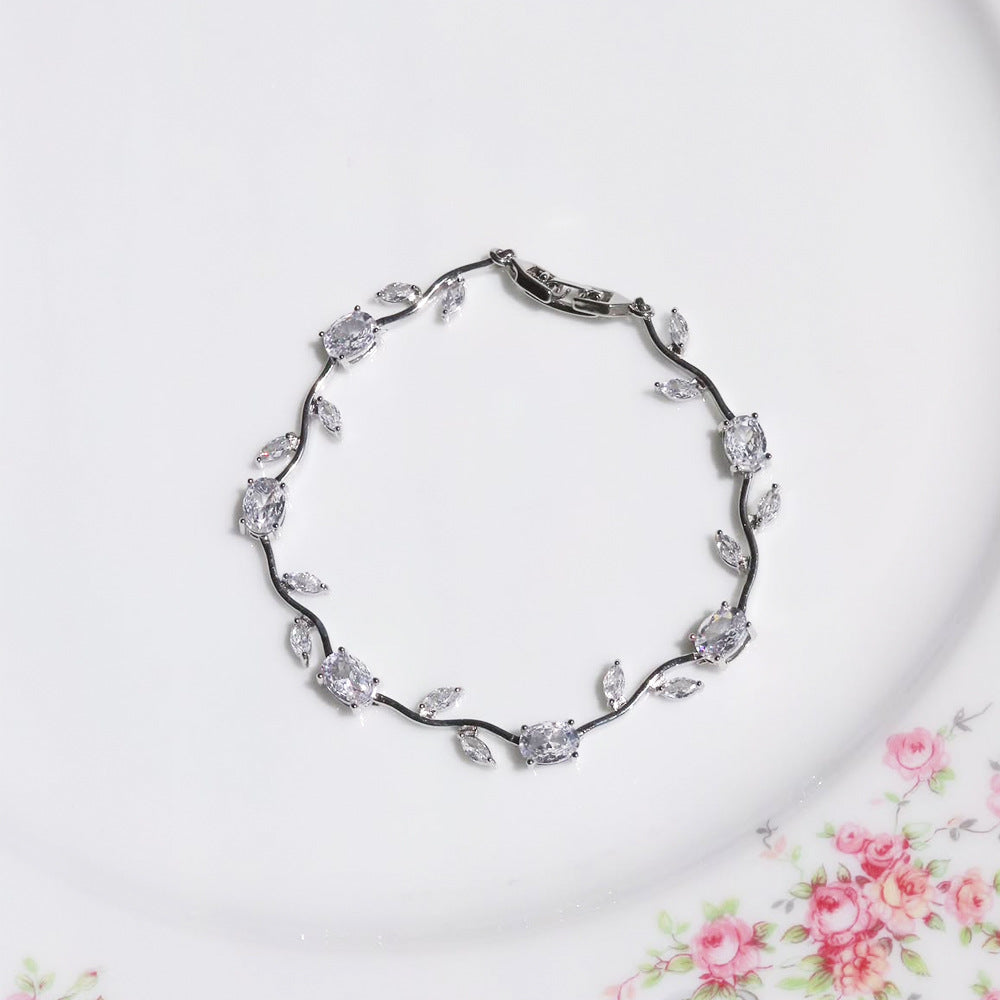 Verstellbares Zirkon-Armband – Bild 5 | LuxeStyle