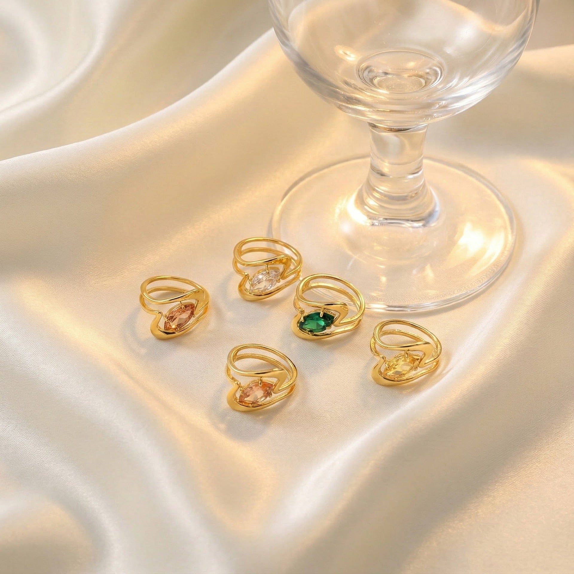 Retro-Stil Smaragd-Diamant-Goldring