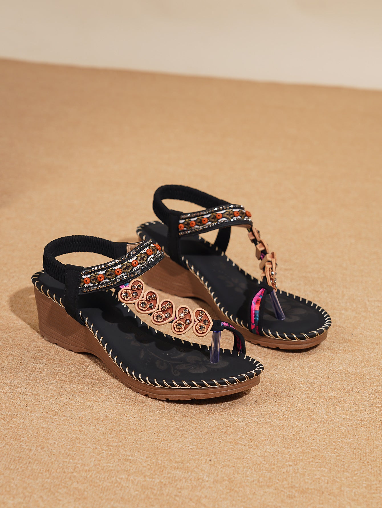 Florale Plateau-Sandalen mit Strass