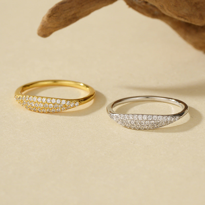 Minimalistischer Ring aus Silber mit geometrischer Form – Bild 2 | LuxeStyle