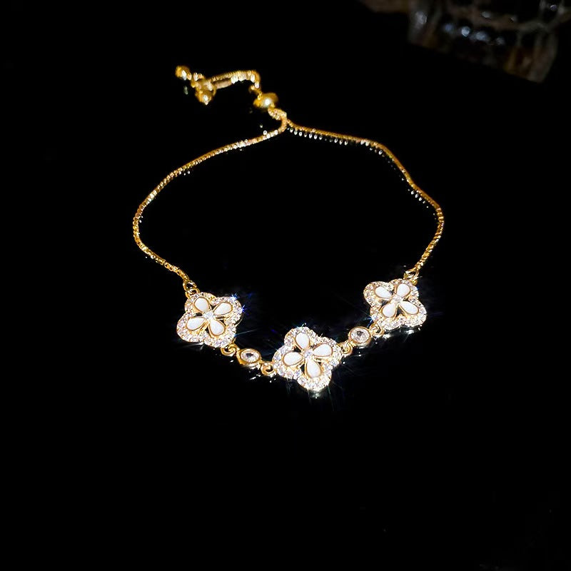 18K Goldplattiertes Ovaler Zirkonia-Band Retro