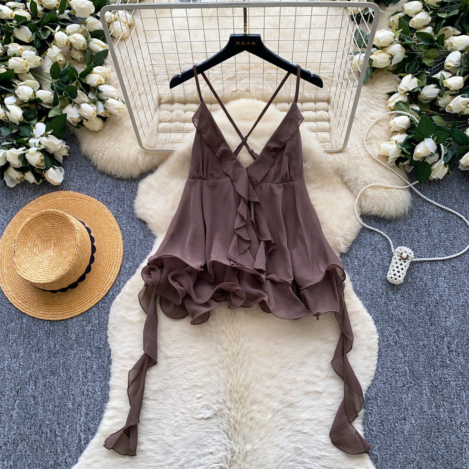 V-Neck Camisole mit Rüschen