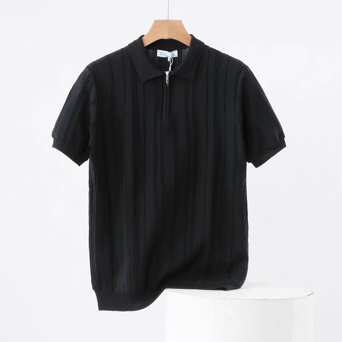 Gestreiftes Kurzarm-Polohemd mit Half-Zip