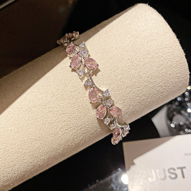 Armband mit Zirkonia-Blütenverschluss im French Style – Ansicht 3
