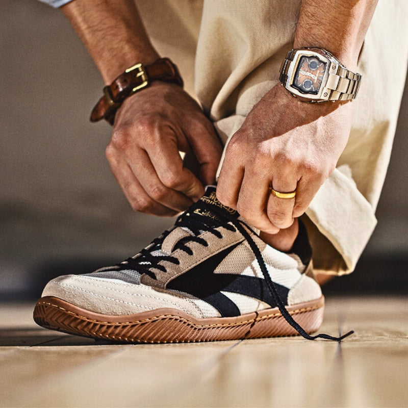 Low-Top Sneaker in Beige mit runder Zehenkappe – Bild 2 | LuxeStyle