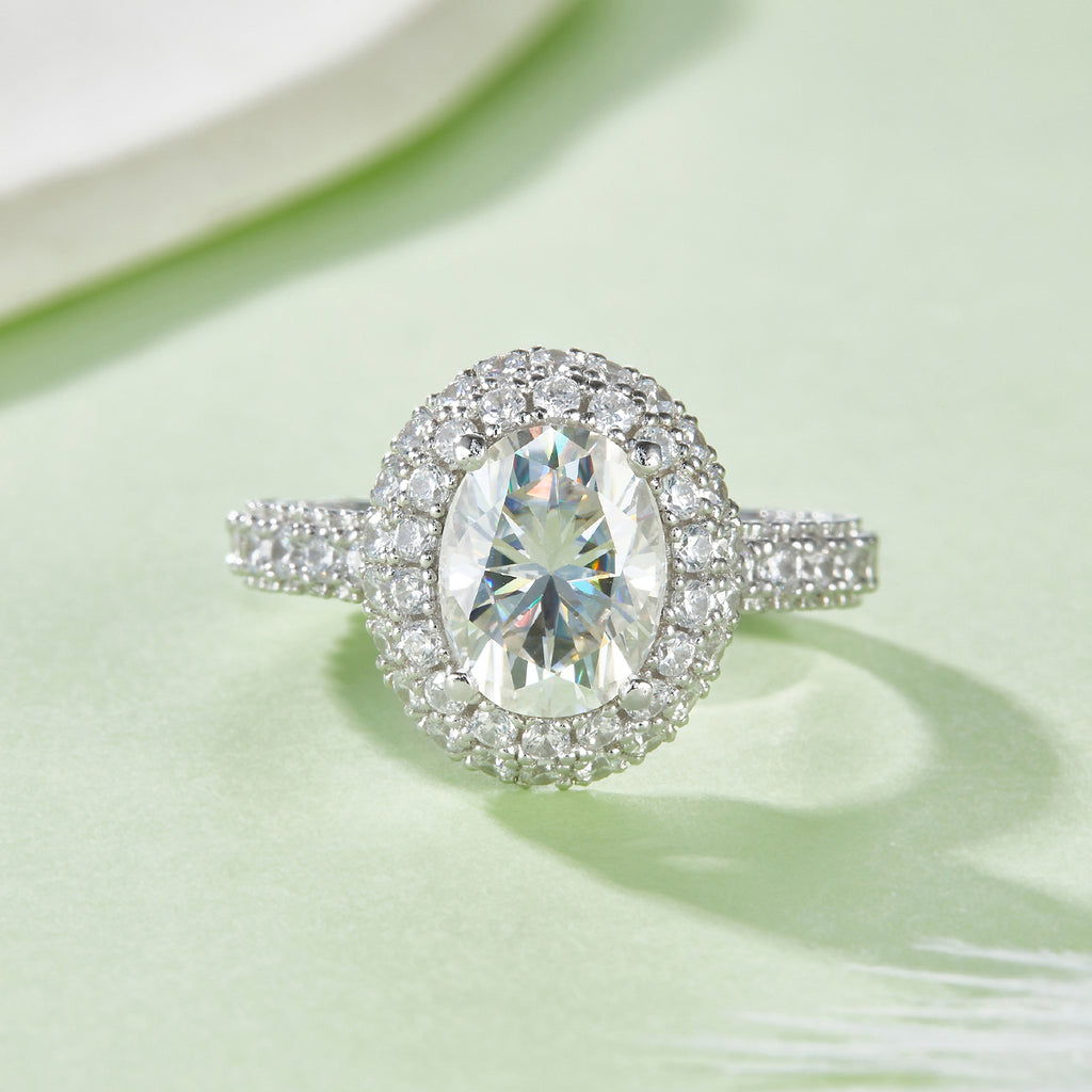 Eleganter 2ct Moissanit Ring mit doppeltem Halo