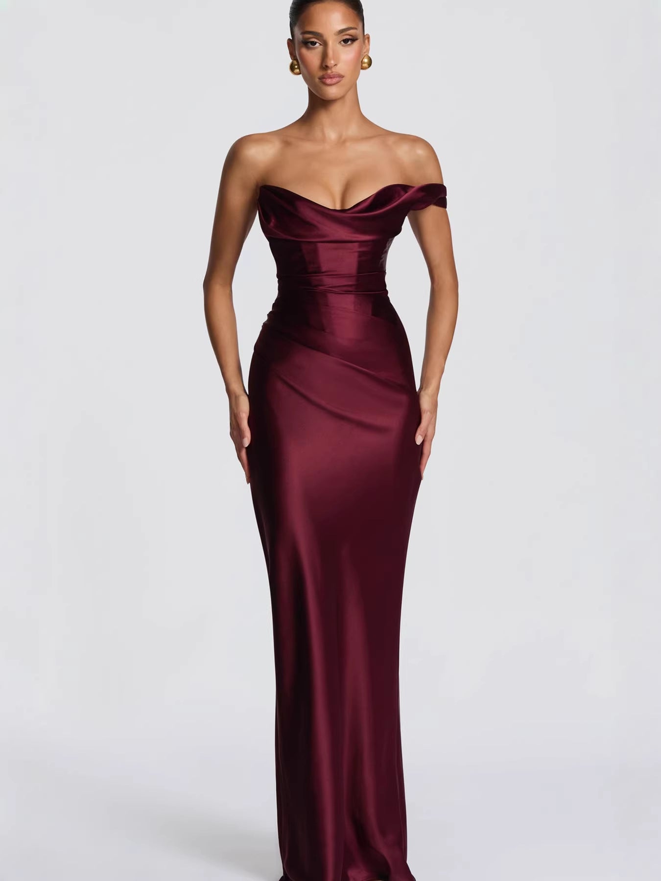 Off-Shoulder Satin-Kleid mit Taillenschnürung