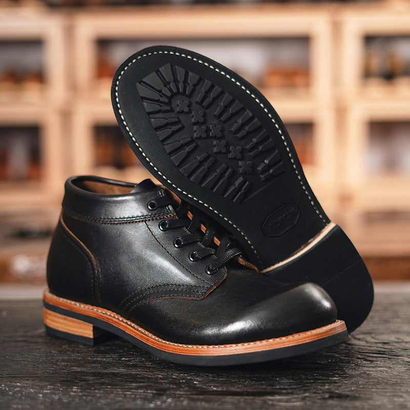 Leder-Sneaker mit runder Kappe