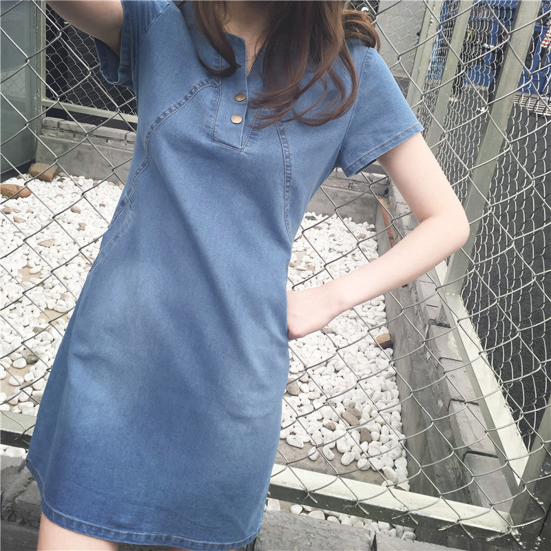 Figurbetonendes Denim-Midikleid mit kurzen Ärmeln – Bild 7 | LuxeStyle