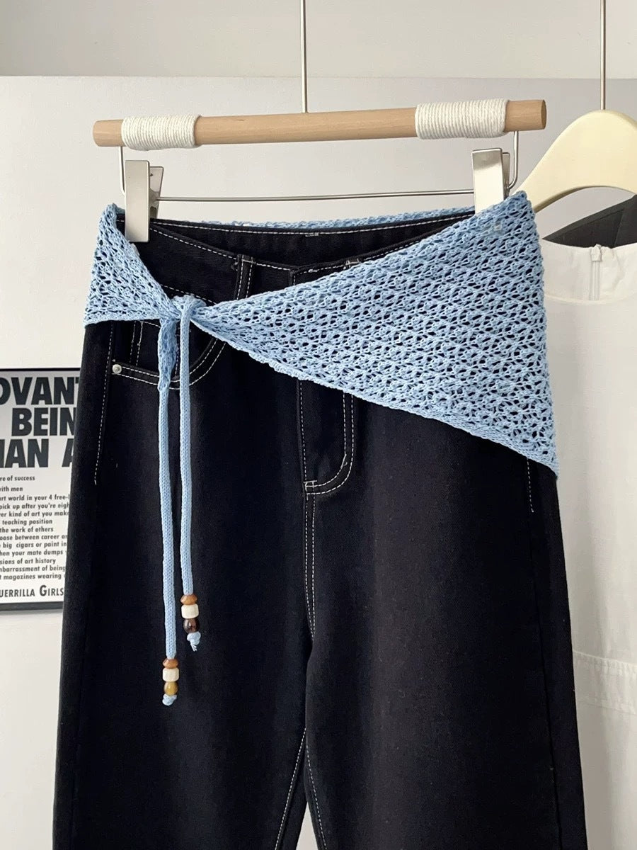 Dreieckiger Strickschal mit Lochmuster